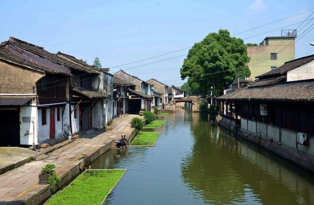 贵州离河南哪一个城市最近？